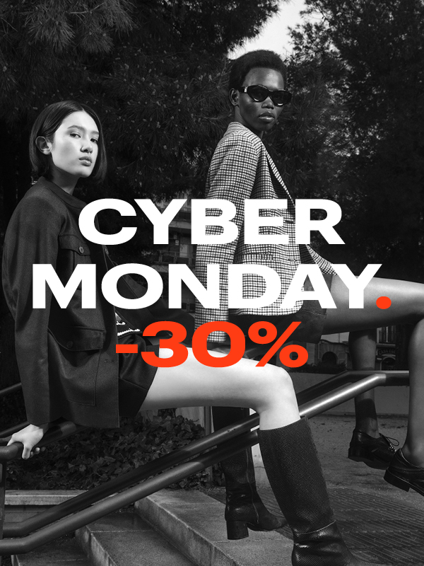 Cyber Monday Maxandco Hero Split Desktop MAX&Co. Cyber Monday Maxandco Hero Split Desktop MAX&Co.